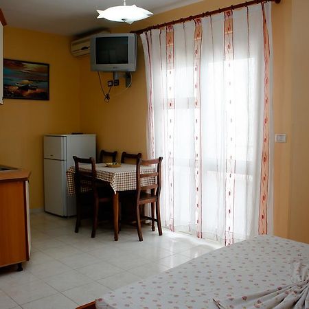 Apartments Bella Vista ดูร์เรส ภายนอก รูปภาพ